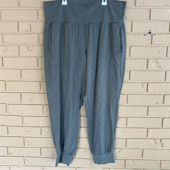 Athleta Pants - Athleta Pants Womens 2X Green Salutation Jogger Powervita Athleisure Yoga